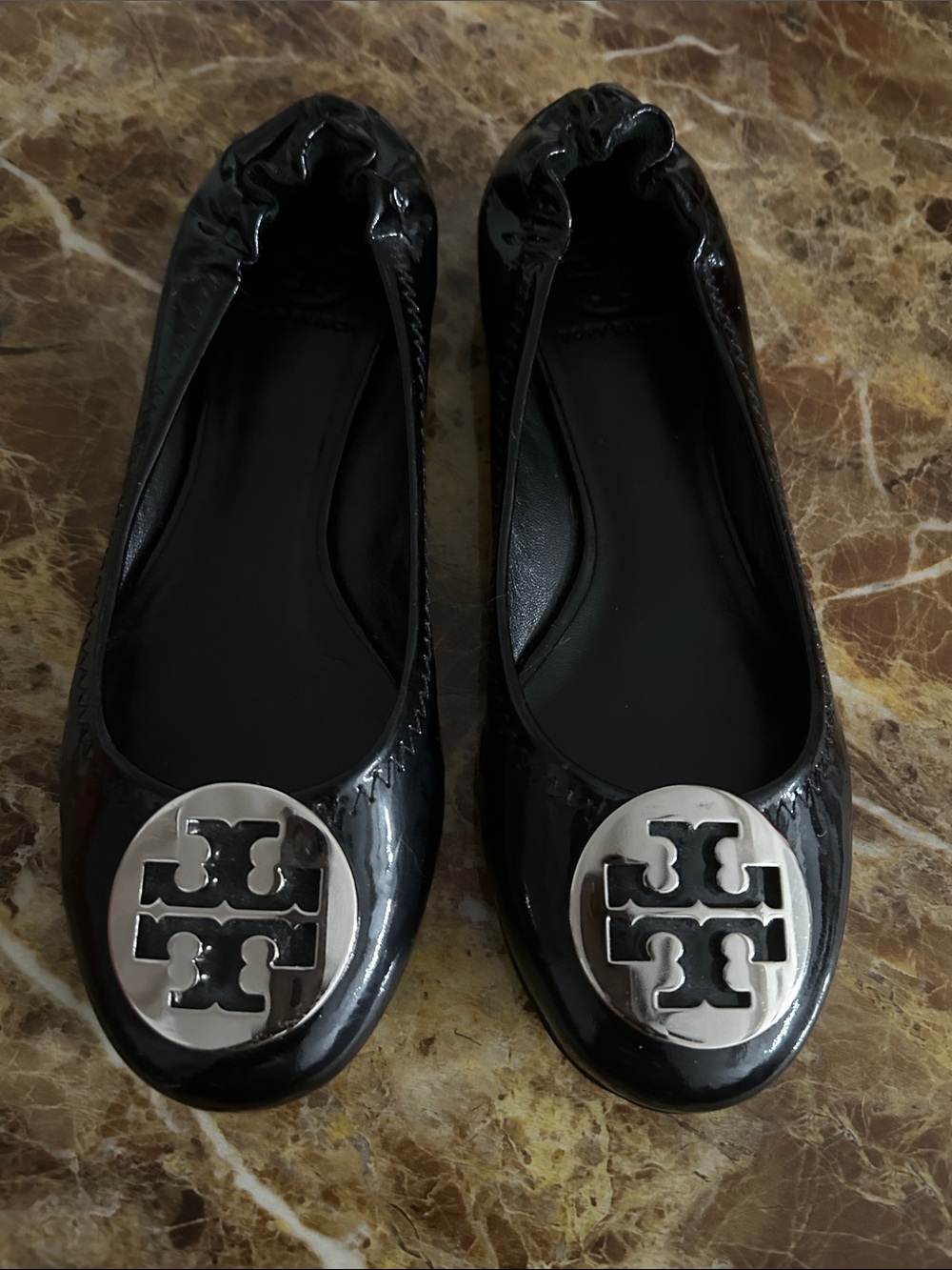 Tory Burch Black Patent Leather Logo Ballet Flats with Silver Emblem, size 7.5